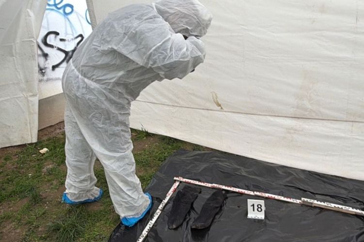 Bűnügyi technikus a szekszárdi játszóteres gyilkosság helyszínén