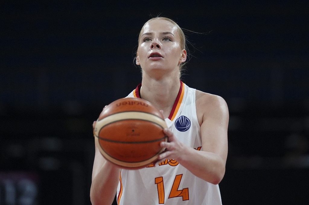 ISTANBUL, TURKIYE - FEBRUARY 4: Dorka Juhasz of Galatasaray Cagdas Faktoring in action during EuroLeague Women basketball match between Galatasaray Cagdas Faktoring and Spar Girona at Sinan Erdem Dome in Istanbul, Turkiye on February 4, 2026. Bunyamin Celik / Anadolu (Photo by Bunyamin Celik / Anadolu via AFP)