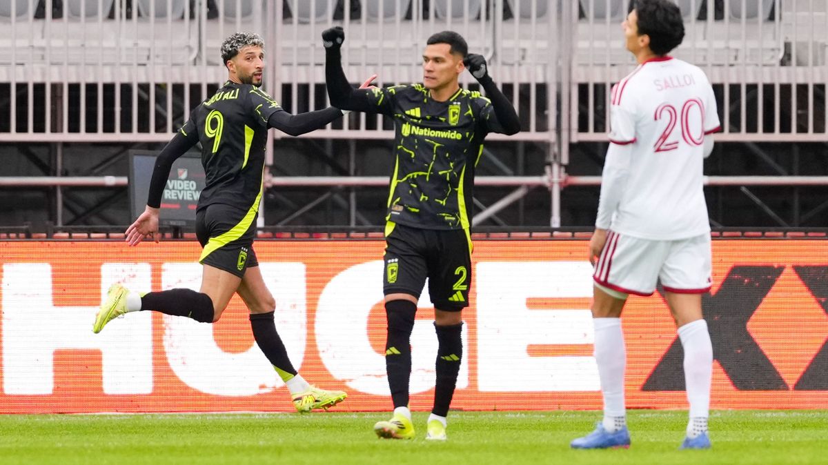 Sallói Dániel csapattársa, Wessam Abou Ali ünnepli a Toronto első gólját