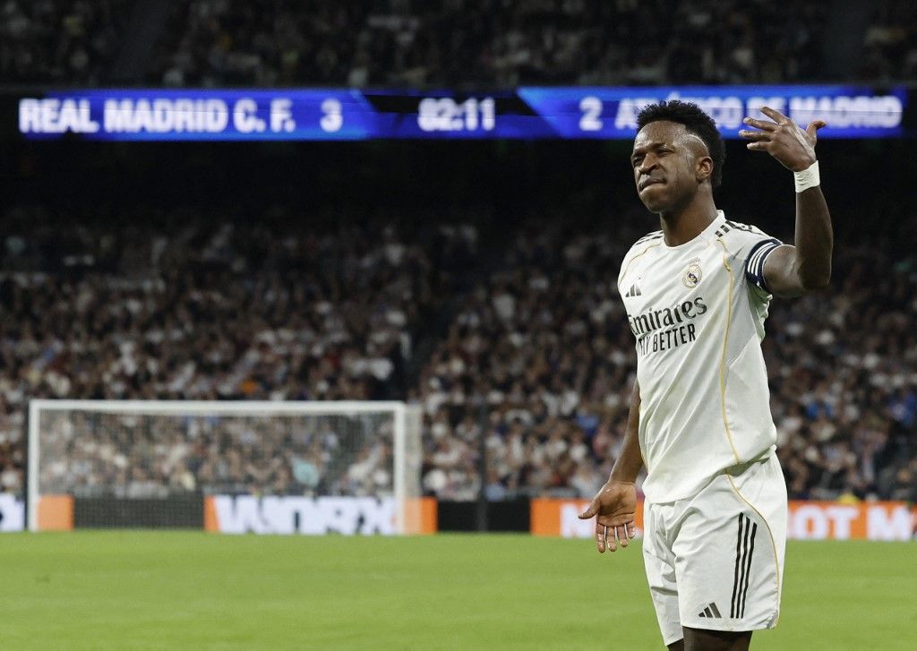 Vinícius ezúttal sem szerettette meg magát az Atletico-szurkolókkal. Fotó: OSCAR DEL POZO / AFP