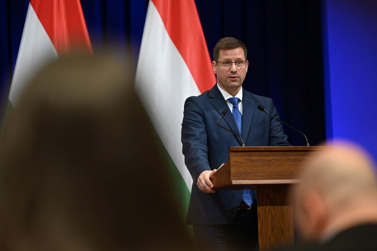 Budapest, 2026. március 12.
Gulyás Gergely, a Miniszterelnökséget vezető miniszter a Kormányinfó sajtótájékoztatón a Karmelita kolostorban 2026. március 12-én.
MTI/Balogh Zoltán