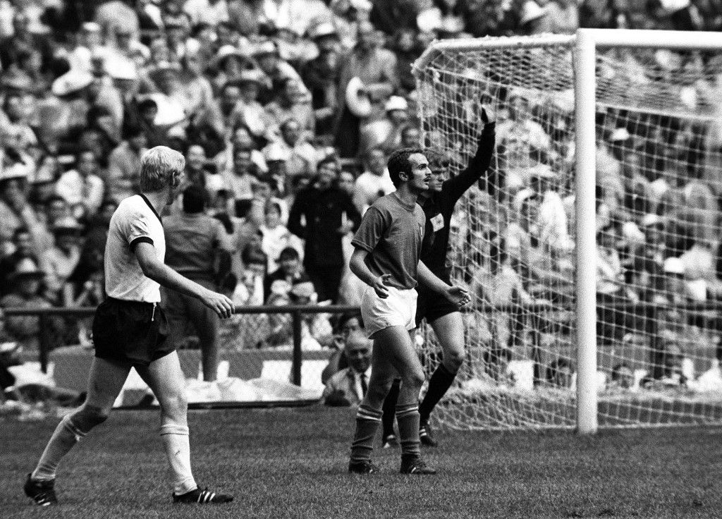 Sandro MAZZOLA, Italy, standing in front of German goalkeeper Sepp MAIER during the 1970 FIFA World Cup in Mexico (Photo by SVEN SIMON / dpa Picture-Alliance via AFP)