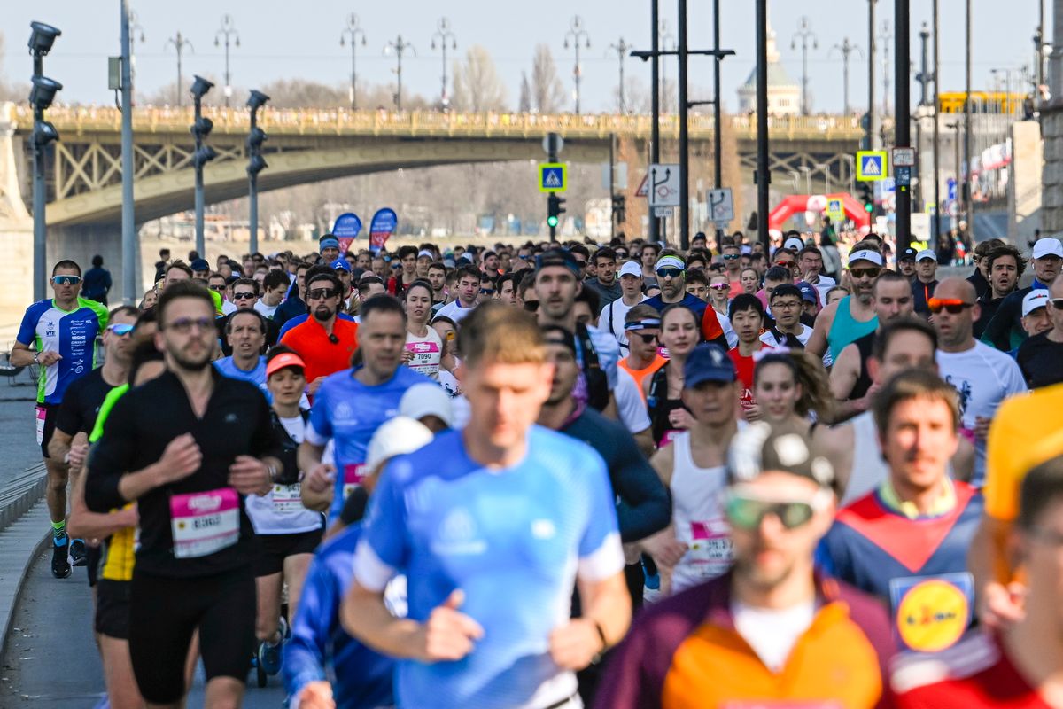 A 41. Telekom Vivicittá futófesztivál futamindítói között volt Szoboszlai Dominik, a magyar labdarúgó-válogatott csapatkapitánya, Gulyás Michelle olimpiai bajnok öttusázó és Kapu Tibor űrhajós is