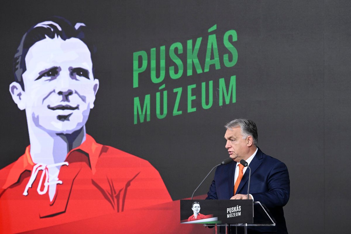 Budapest, 2024. november 25.
Orbán Viktor miniszterelnök beszédet mond a Puskás Aréna toronyépületében létrehozott Puskás Múzeum megnyitóján 2024. november 25-én.
MTI/Koszticsák Szilárd