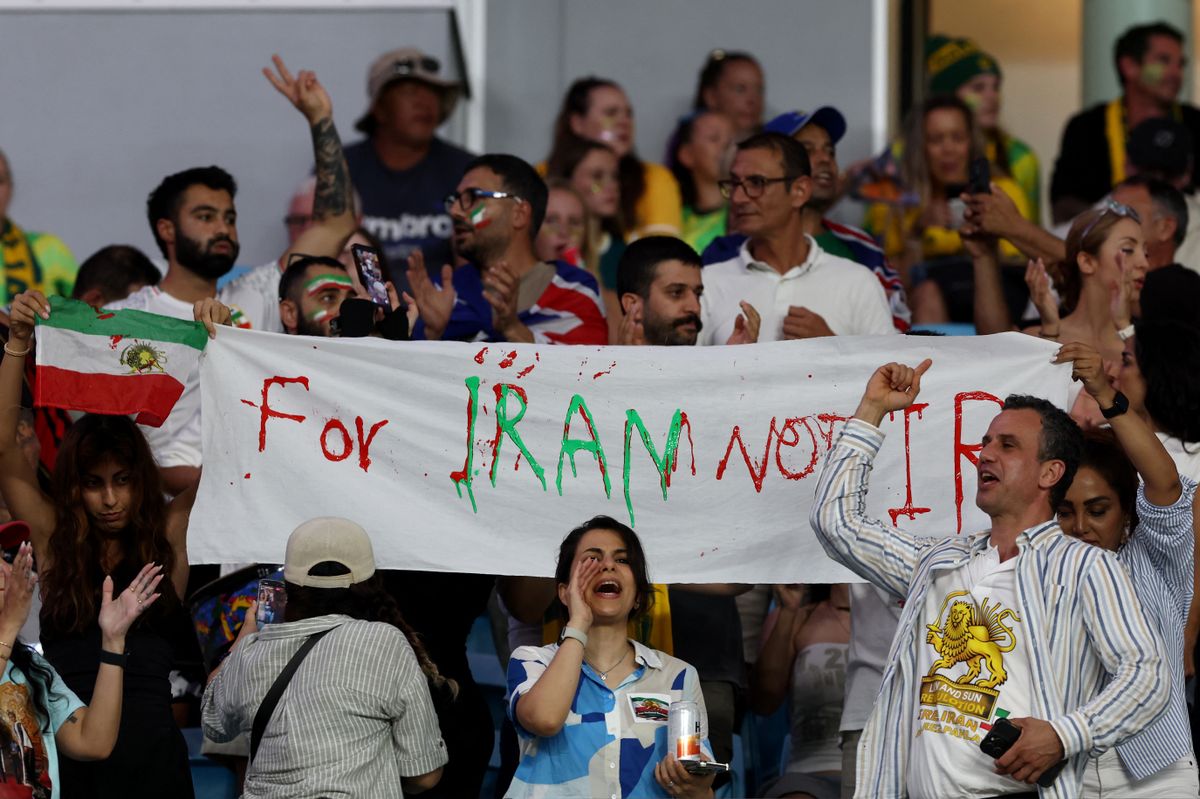 A női Ázsia-kupán a szurkolók világossá tették: Irán válogatottját támogatják, nem az Iszlám Köztársaságot