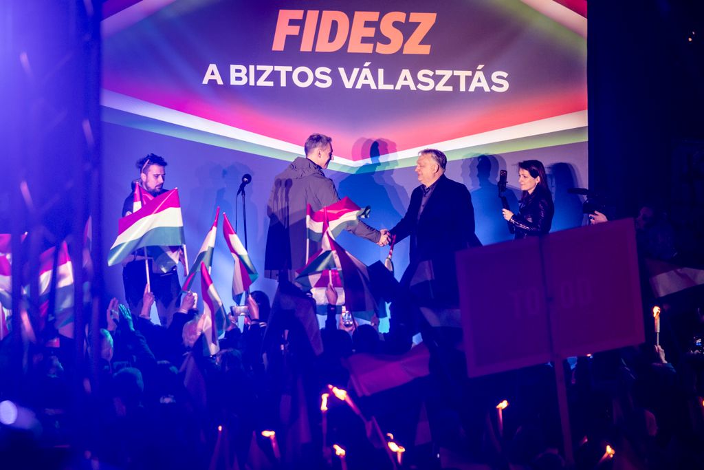 Orbán Viktor országjárás Esztergom
kampány
választás
Lázár János