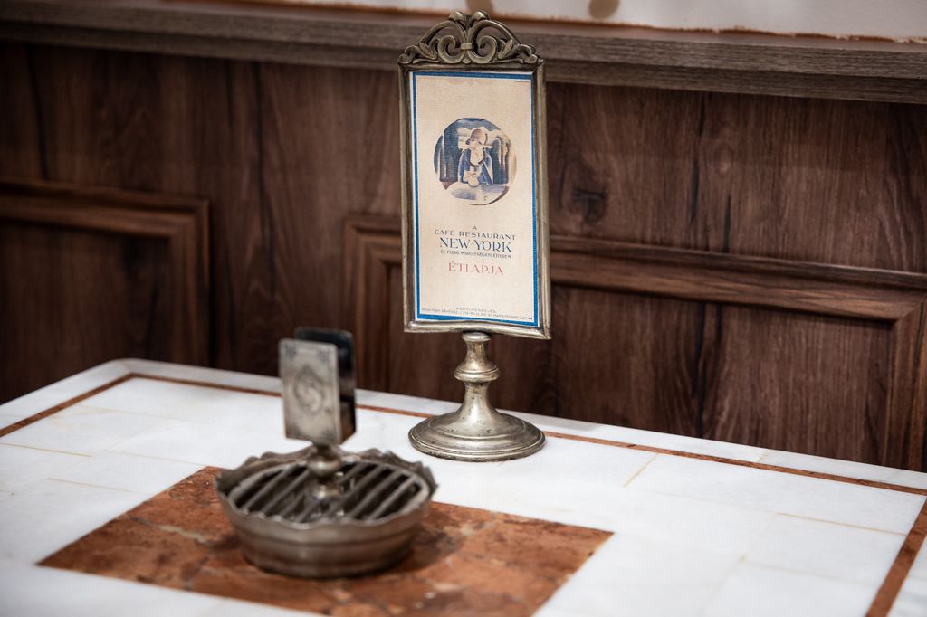 Fő a kávé kiállítás megnyitója