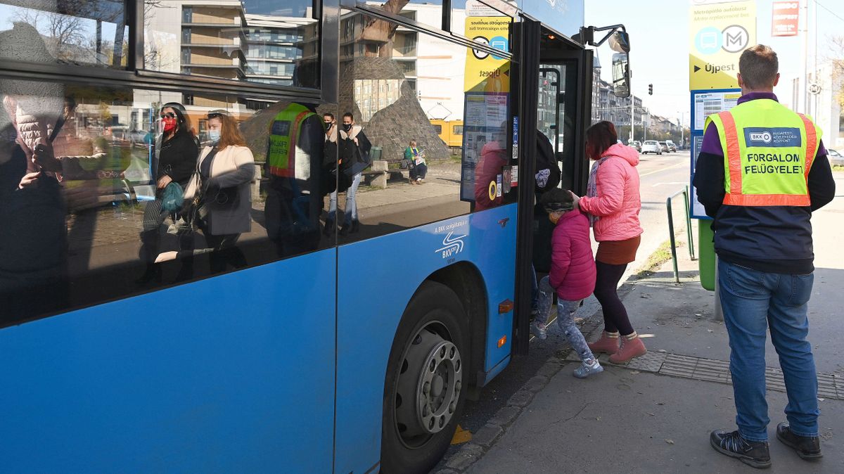 Változik a BKK menetrendje az óraátállítás miatt