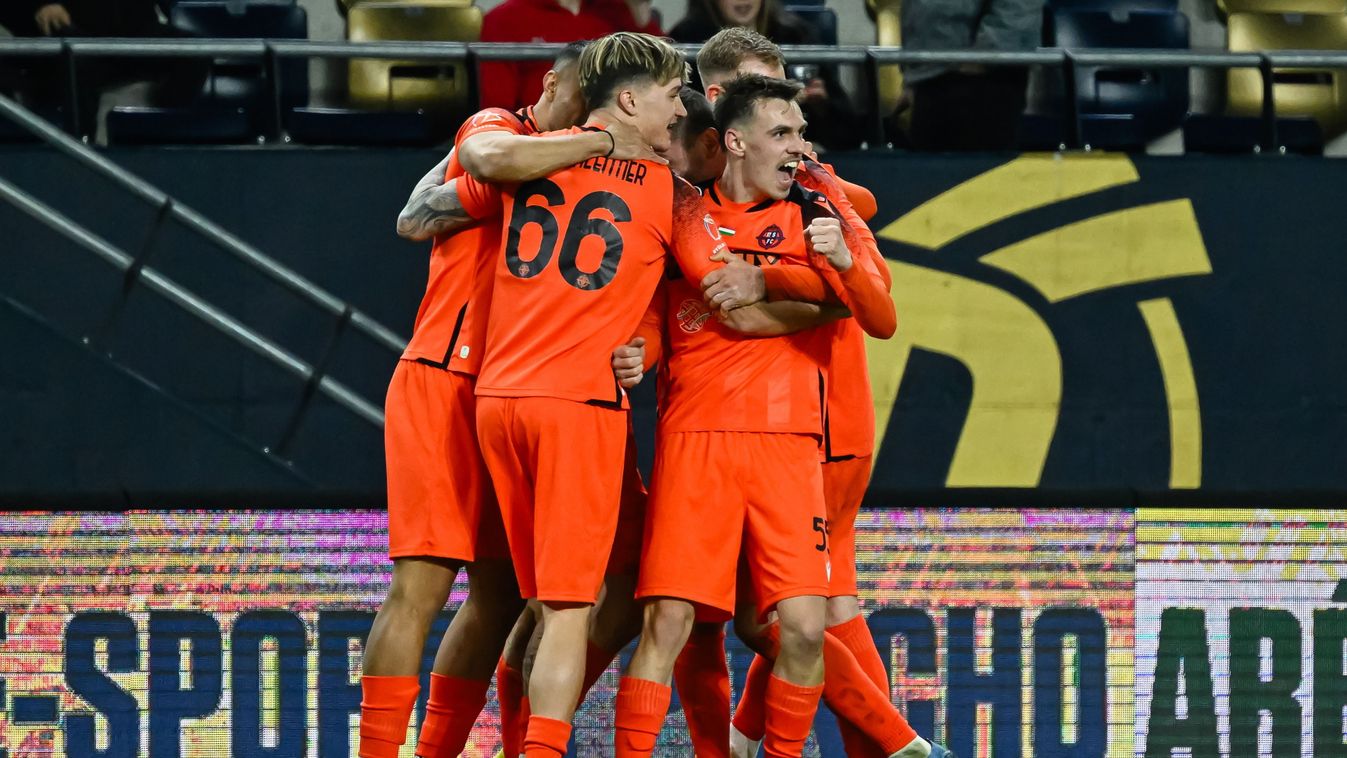 Bódog Tamás
Felcsút, 2026. március 1.
A Nyíregyháza Spartacus FC játékosai ünnepelnek a labdarúgó Fizz Liga 24. fordulójában játszott Puskás Akadémia FC-Nyíregyháza Spartacus FC mérkőzés után a felcsúti Pancho Arénában 2026. március 1-jén. A mérkőzést a N