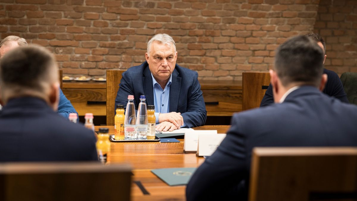 Orbán Viktor: A védett árral megóvjuk a magyar családokat és vállalkozókat + videó
