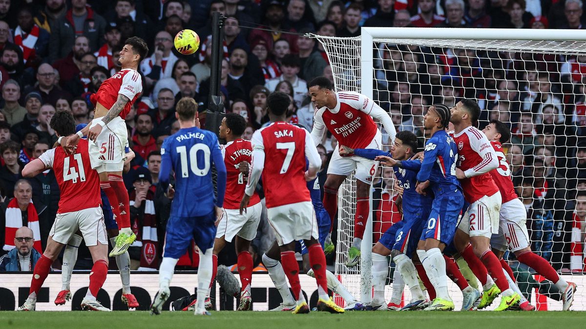 Ez lenne napjaink futballja? Arne Slot és a holland legenda is lázong