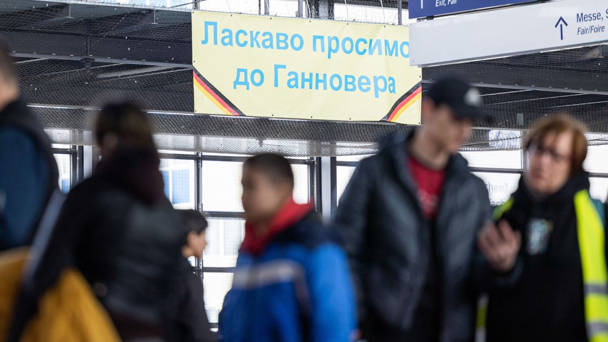 Debrecentől nem messze dúl a háború: egyik napról a másikra válnak nincstelenné az emberek