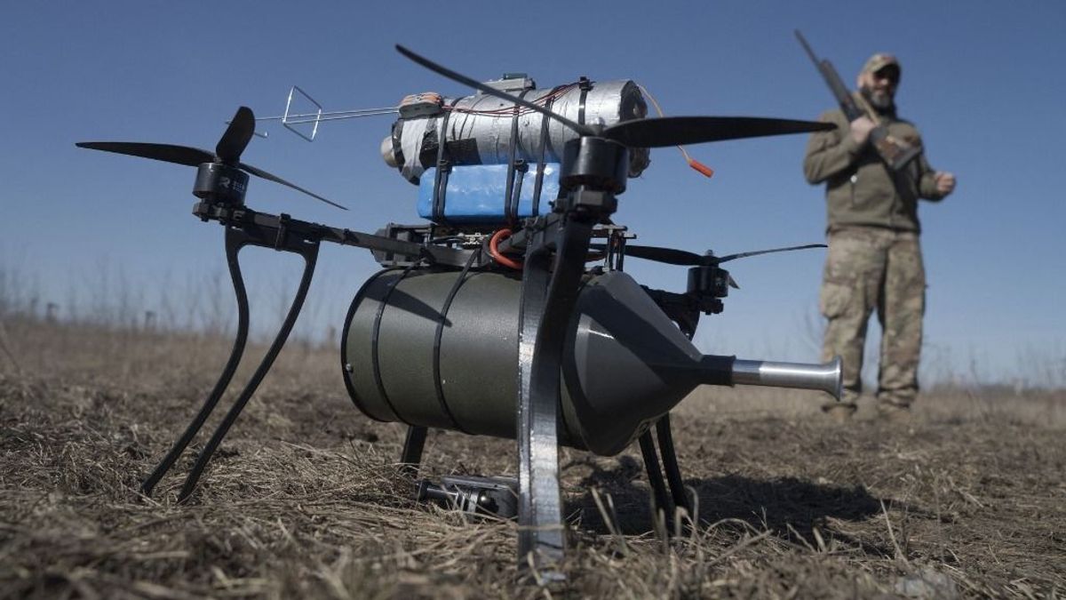 Összehangolt dróntámadás indult Oroszország ellen