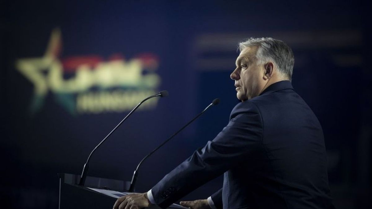 Orbán Viktor helyretette a lett miniszterelnököt