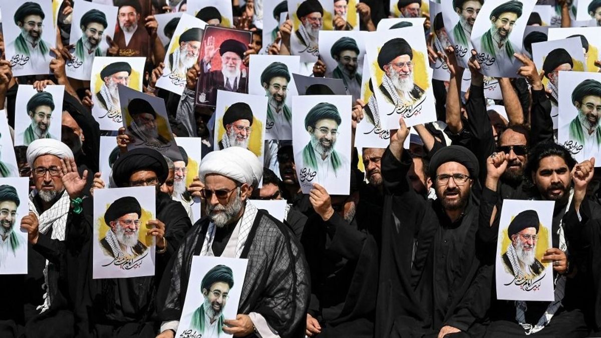 Kiderült, miért nem jelenik meg a nyilvánosság előtt Irán új vezetője