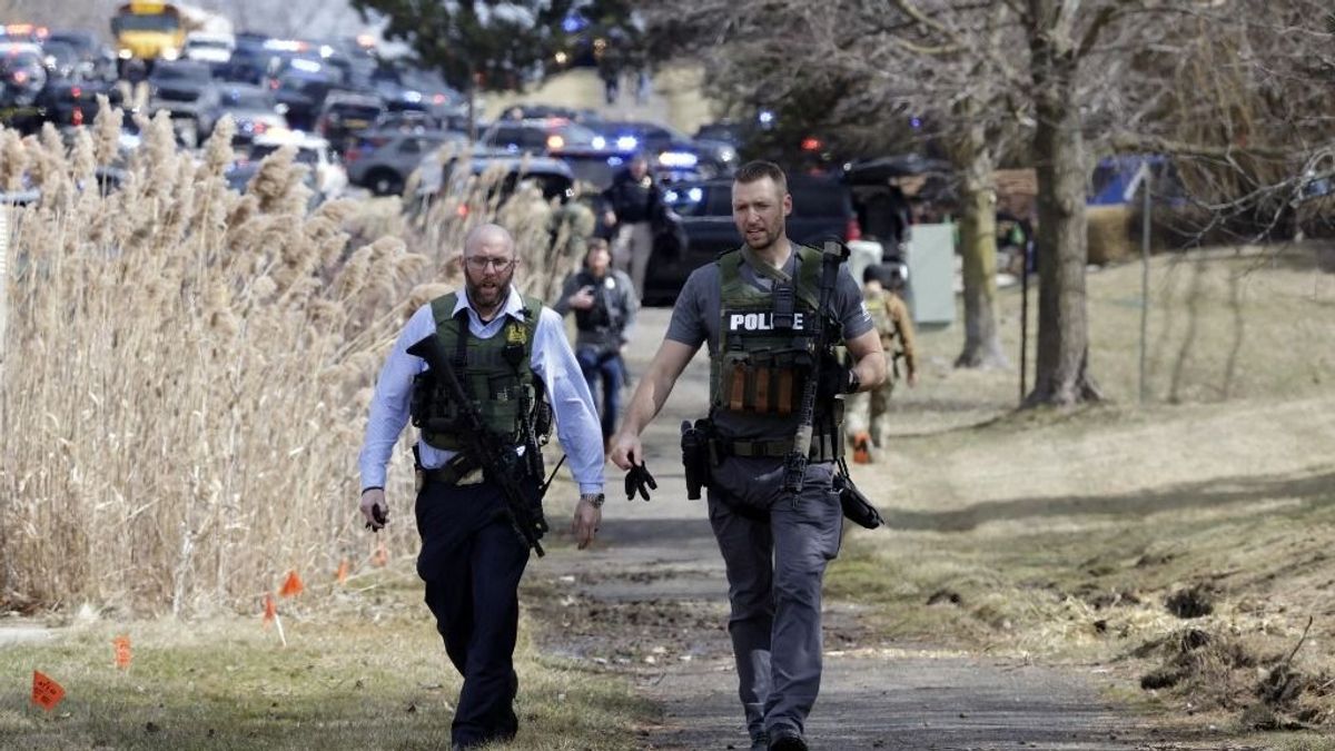 Antiszemita támadás Michiganben: autóval hajtottak a zsinagógába, lövések is eldördültek + videó