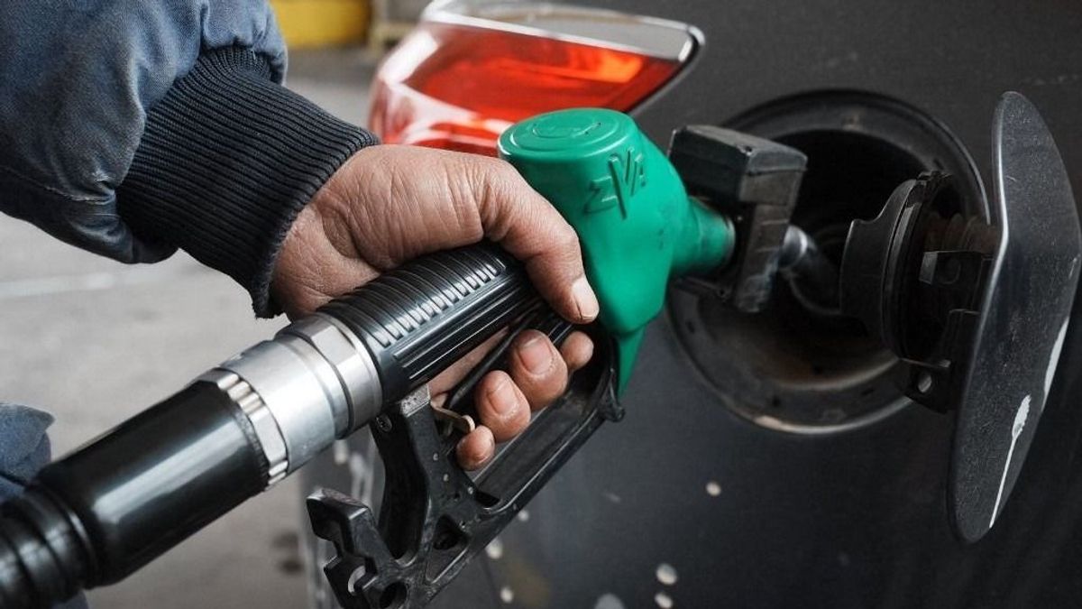 Az olajárrobbanás miatt rendkívüli egyeztetésre hívta a gazdaszervezeteket Orbán Viktor