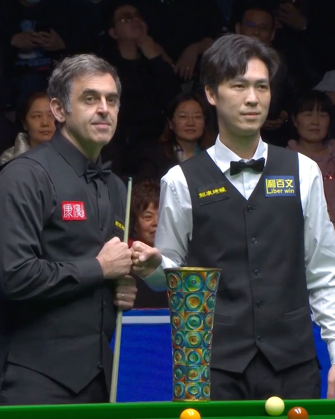 Ronnie O’Sullivan és legyőzője a World Openen, Tepcsaja Un-Noh (Thepchaiya Un-Nooh)