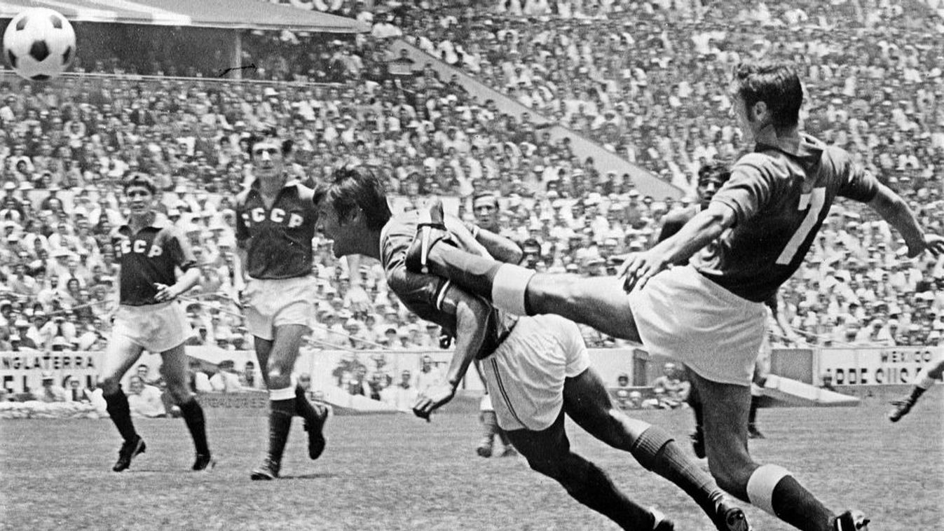 A szovjet labdarúgó-válogatott az 1970-es világbajnokság nyitómeccsén Mexikó ellen játszott