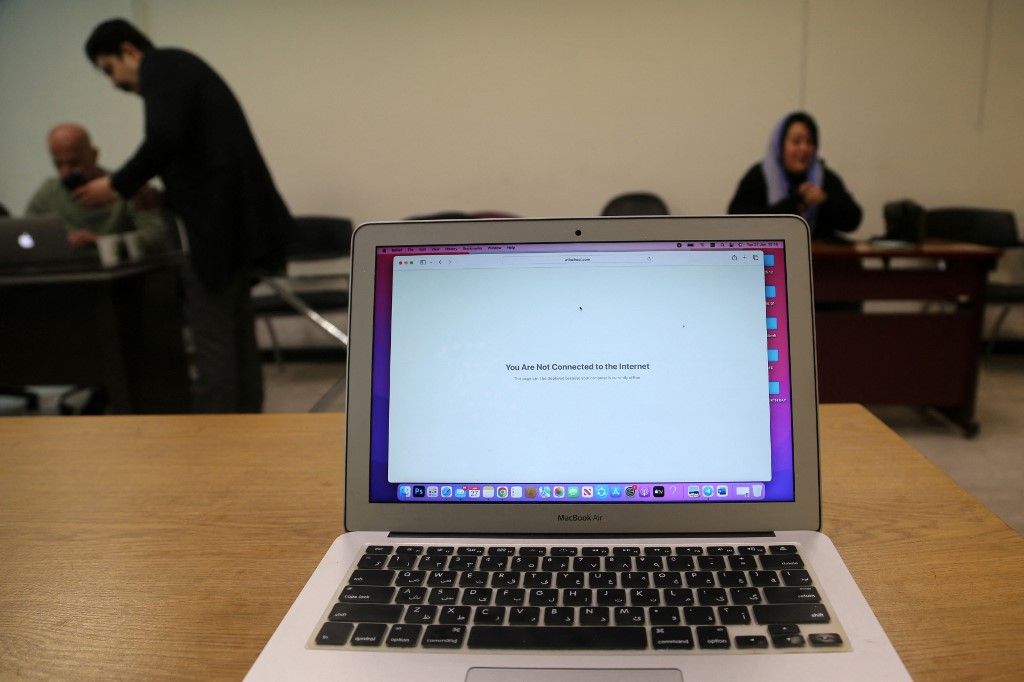 Iránban 25. napja tilos internetezni