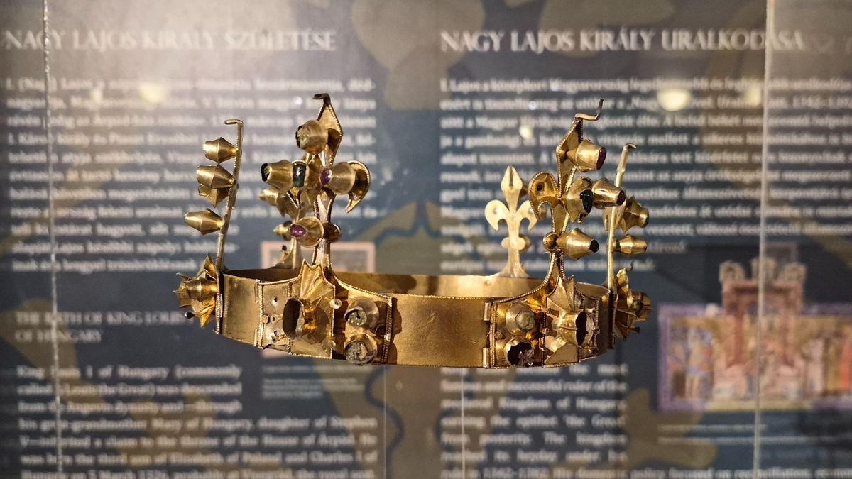 A váradi királysírok egyik híres lelete is látható a Nemzeti Múzeum új tárlatán