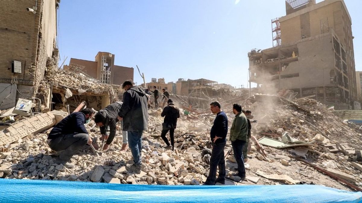 Izrael lebombázta Irán egyik legjobban védett központját + videó