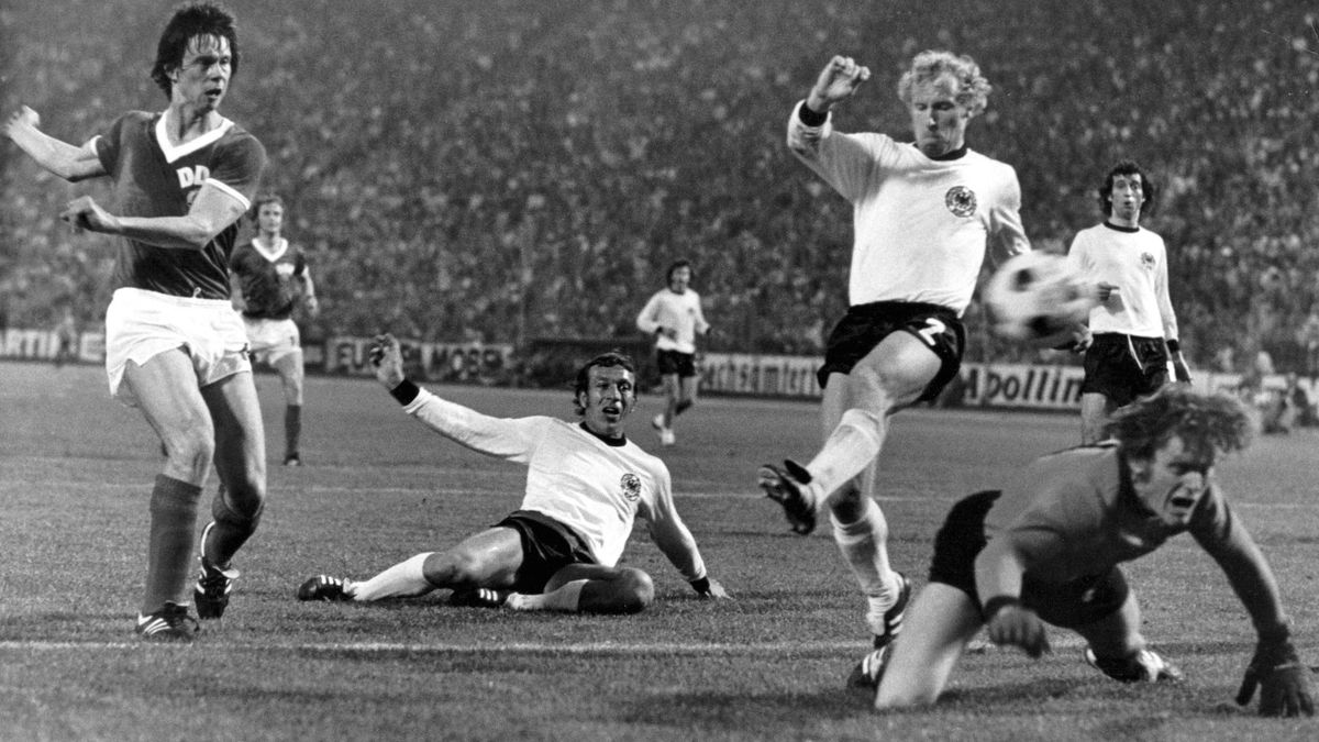 Lett némi vigaszuk a kommunistáknak: a Trabant legyőzte a Mercedest