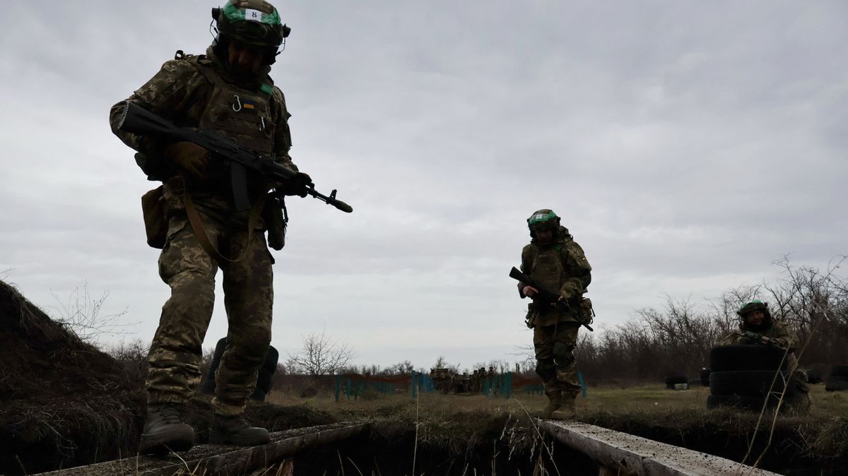 Fegyverrel szállnak szembe a kényszersorozókkal az ukránok