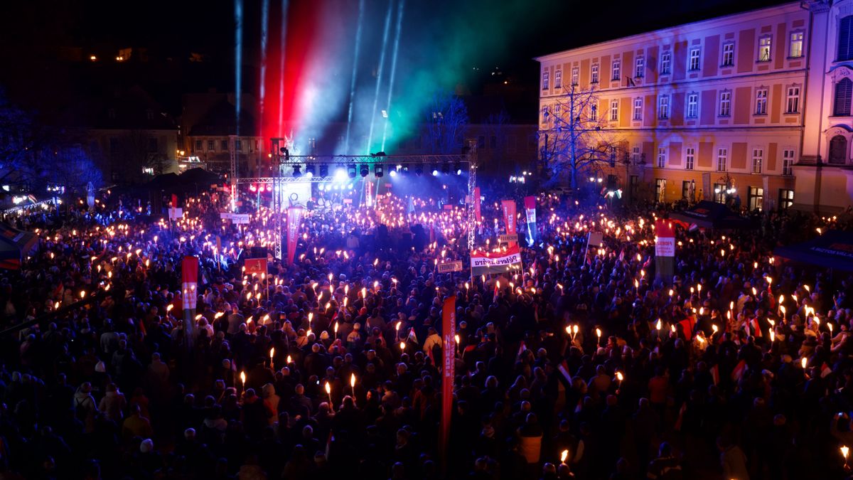 Dunaújvárosban folytatódik Orbán Viktor országjárása – kövesse nálunk élőben! + videó