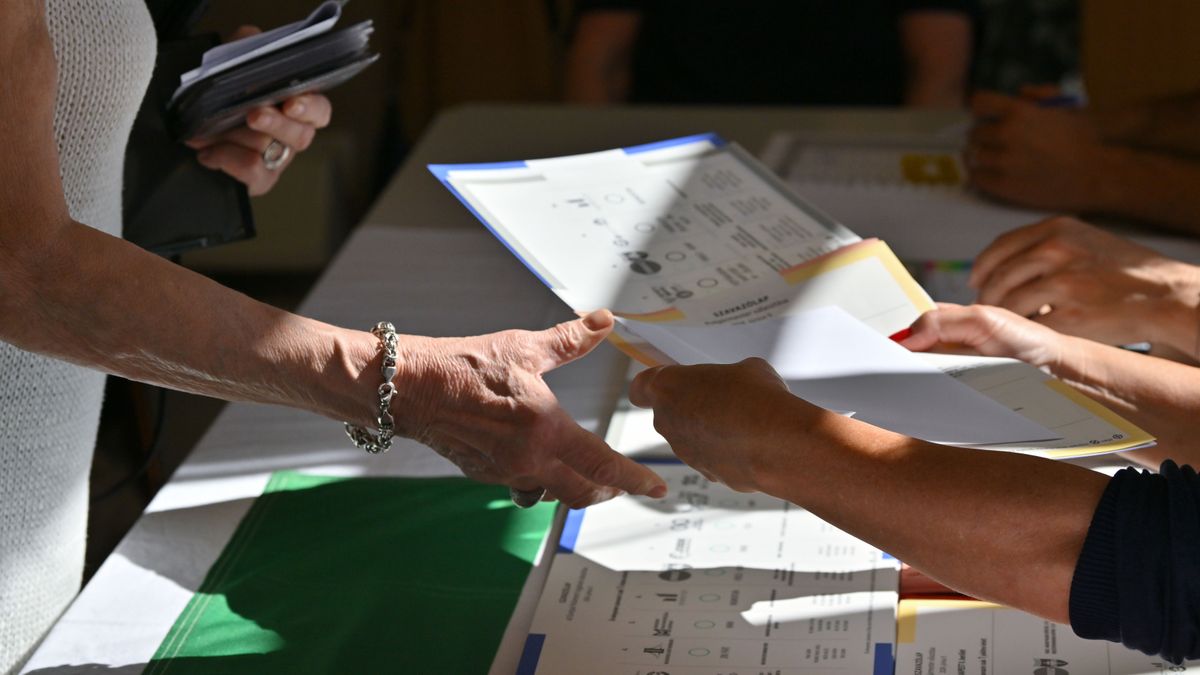 Rekordszámban regisztrálnak a külképviseleti szavazásra a magyarok