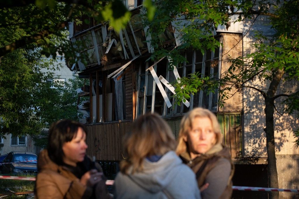 A hátországban is óriási terhet ró a nőkre a háború (Illusztráció, forrás: Anadolu via AFP)