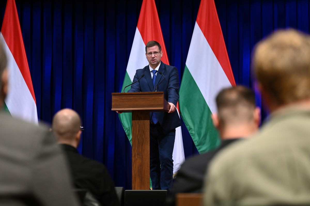 Budapest, 2026. március 12.
Gulyás Gergely, a Miniszterelnökséget vezető miniszter a Kormányinfó sajtótájékoztatón a Karmelita kolostorban 2026. március 12-én.
MTI/Balogh Zoltán