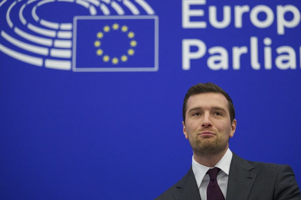 French far-right party Rassemblement National (RN) President and MEP Jordan Bardella speaks during a briefing of the Patriots for Europe Group at the European Parliament in Strasbourg, eastern France, on July 8, 2025. (Photo by Jean-Christophe VERHAEGEN / AFP)