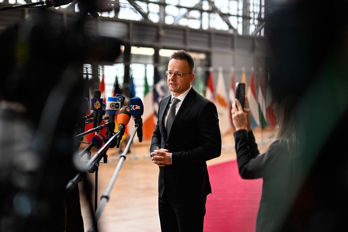 Szijjártó Péter hangsúlyozta, hogy hazánk továbbra is magyarázatot vár