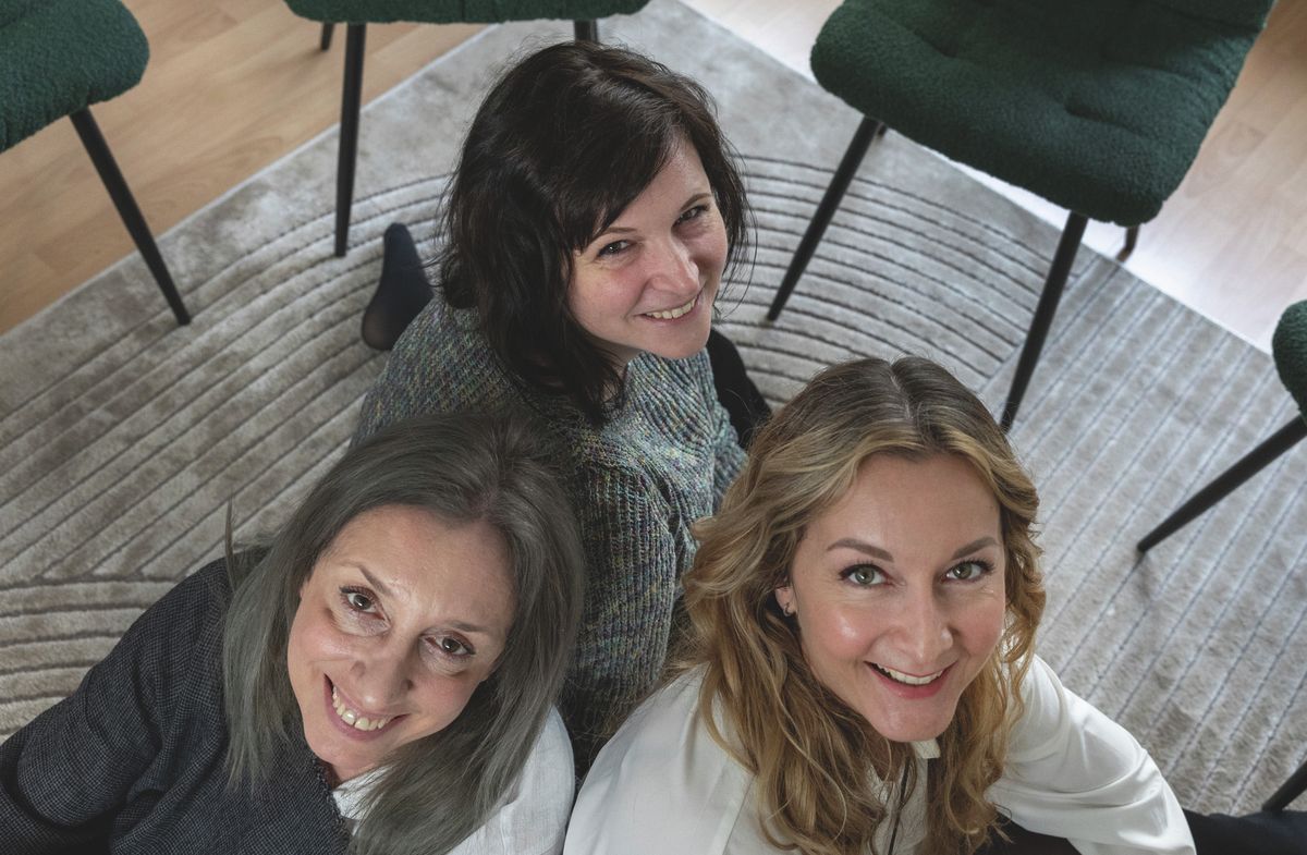 20260225 Budapest
SLP Trainings (EQ-tréning)
fotó: Mirkó István MI
MW
képen: Serena Venier, Szeles Anna Panni, Sipos Lilla EQ-trénerek