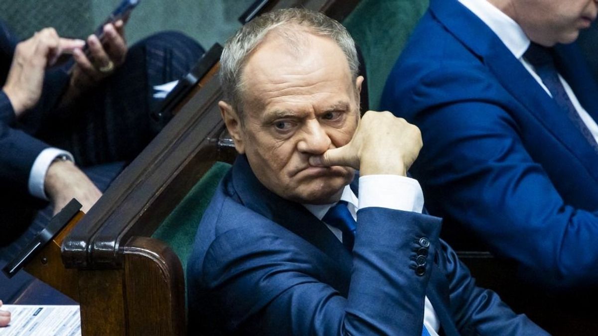 Magyar Pétert félti és tajtékzik Tusk a lengyel elnök budapesti útja miatt