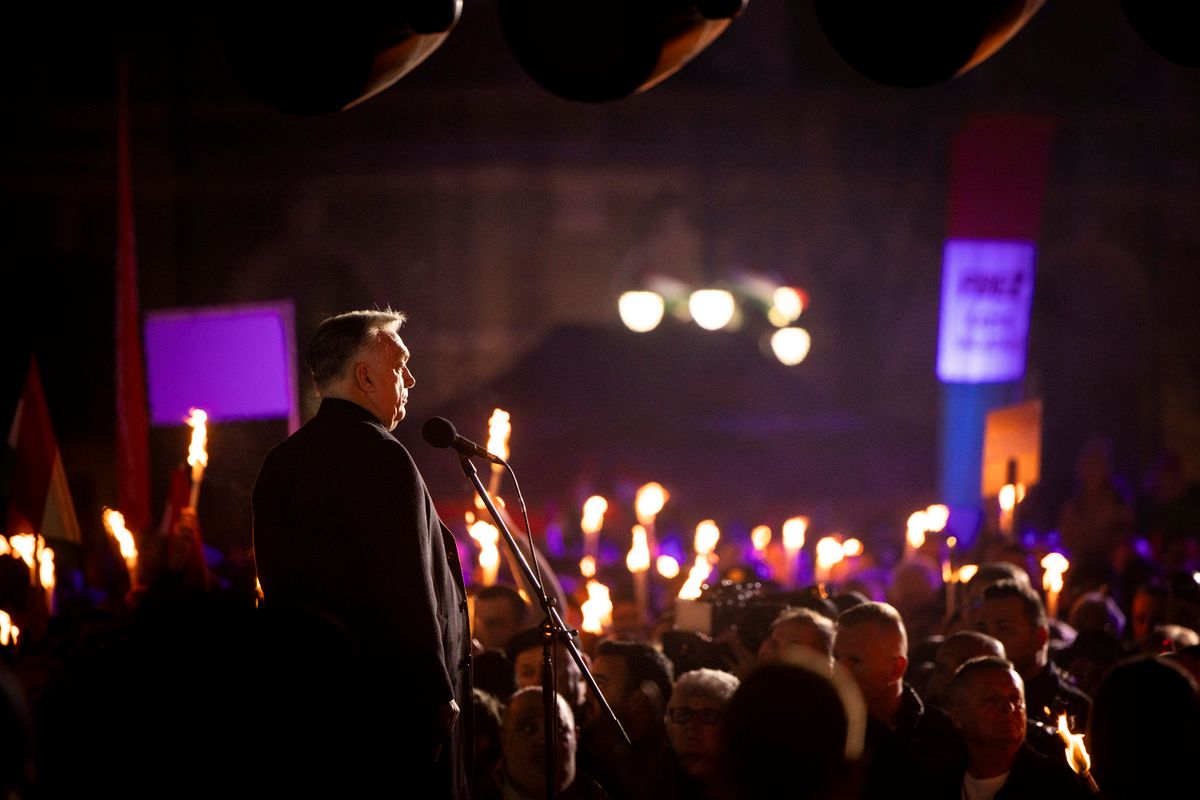 Eger, 2026. március 17.
A Miniszterelnöki Kommunikációs Főosztály által közreadott képen Orbán Viktor miniszterelnök, a Fidesz elnöke országjárásának egri állomásán, a Dobó István téren 2026. március 17-én.
MTI/Miniszterelnöki Kommunikációs Főosztály/Fischer Zoltán