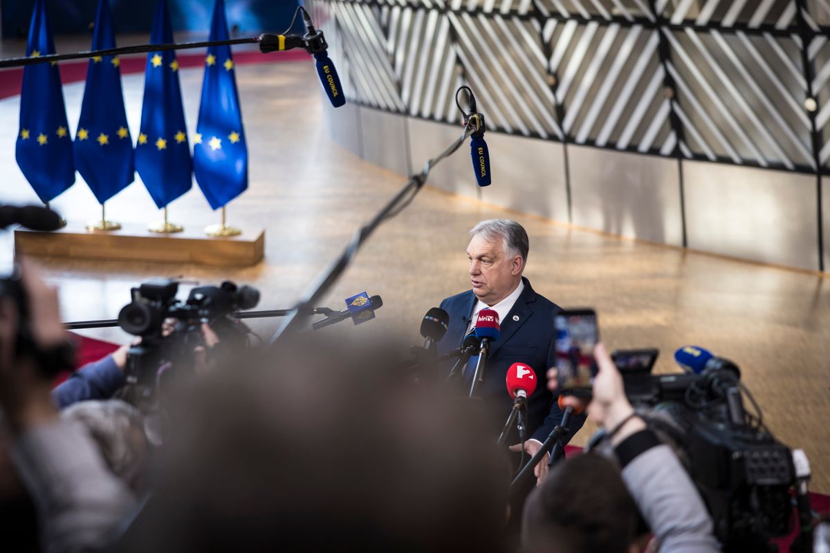 Orbán Viktor hosszú, éjszakába nyúló ülésre számít Brüsszelben 