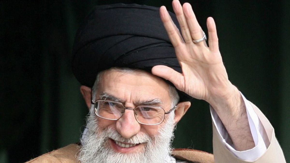 Az iráni állami média is megerősítette Ali Hamenei halálát