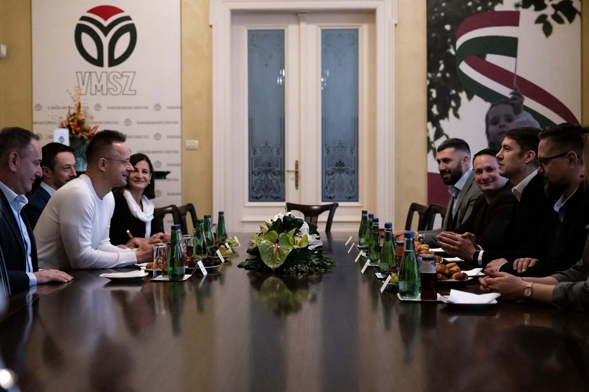 Szijjártó Péter Szabadkán tárgyalt a vajdasági magyarok jövőjéről