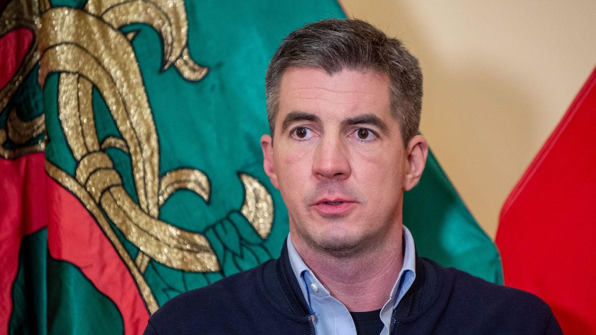 Nagykőrös, 2026. március 16.
Kocsis Máté, a Fidesz parlamenti frakcióvezetője a kormánypártok országjárásának nagykőrösi lakossági fóruma előtt tartott sajtótájékoztatón 2026. március 16-án.
MTI/Ujvári Sándor