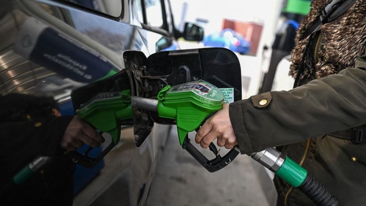 Ukrajna-szerte elszabadultak az üzemanyagárak