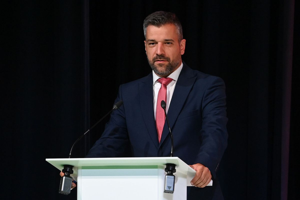 László András, a USAID által magyar jogalanyoknak kifizetett politikai korrupciós források feltárásáért felelős kormánybiztos beszédet mond a Harc a nemzeti szuverenitásért című konferencián a Hagyományok Házában 2025. június 25-én