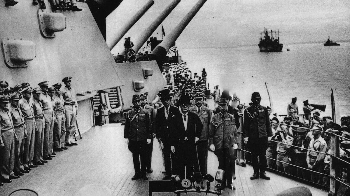 Lugas
(150813) -- BEIJING, Aug. 13, 2015 (Xinhua) -- File photo taken on Sept. 2, 1945 shows Japan's surrender ceremony aboard the United States Navy battleship USS Missouri anchored in Tokyo Bay. 
   On Aug. 15, 1945, Japanese Emperor Hirohito delivered a recorded radio address to the nation, announcing the surrender of Japan in World War II, one day after Japan declared its acceptance of the provisions of the Potsdam Proclamation jointly issued by China, the United States and Britain on July 26, 1945, with the Soviet Union joining later.
The proclamation, which radicated Japan's crimes of aggressions during WWII and determined the principles under which Japan is required to behave after the war, is an important document for laying the foundation for the post-war world order and safeguarding peace in Asia and the rest of the world.
More than 35 million Chinese were killed or injured in the war of resistance against Japanese aggression, accounting for one-third of the total casualties of all countries during WWII, according to incomplete official statistics.
Admitting its historical aggression and reflecting on the responsibility for war is a precondition for Japan to reconcile with its Asian neighboring countries that suffered under its military campaigns in WWII. (Xinhua)(mcg) (Photo by Xinhua via AFP)