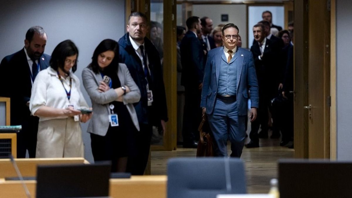 Kimondta a belga miniszterelnök: Nem normális, hogy finanszírozzuk a háborút