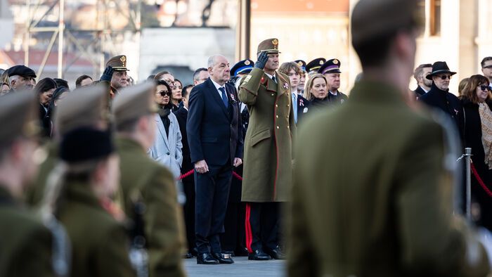 zászlófelvonás március 15.