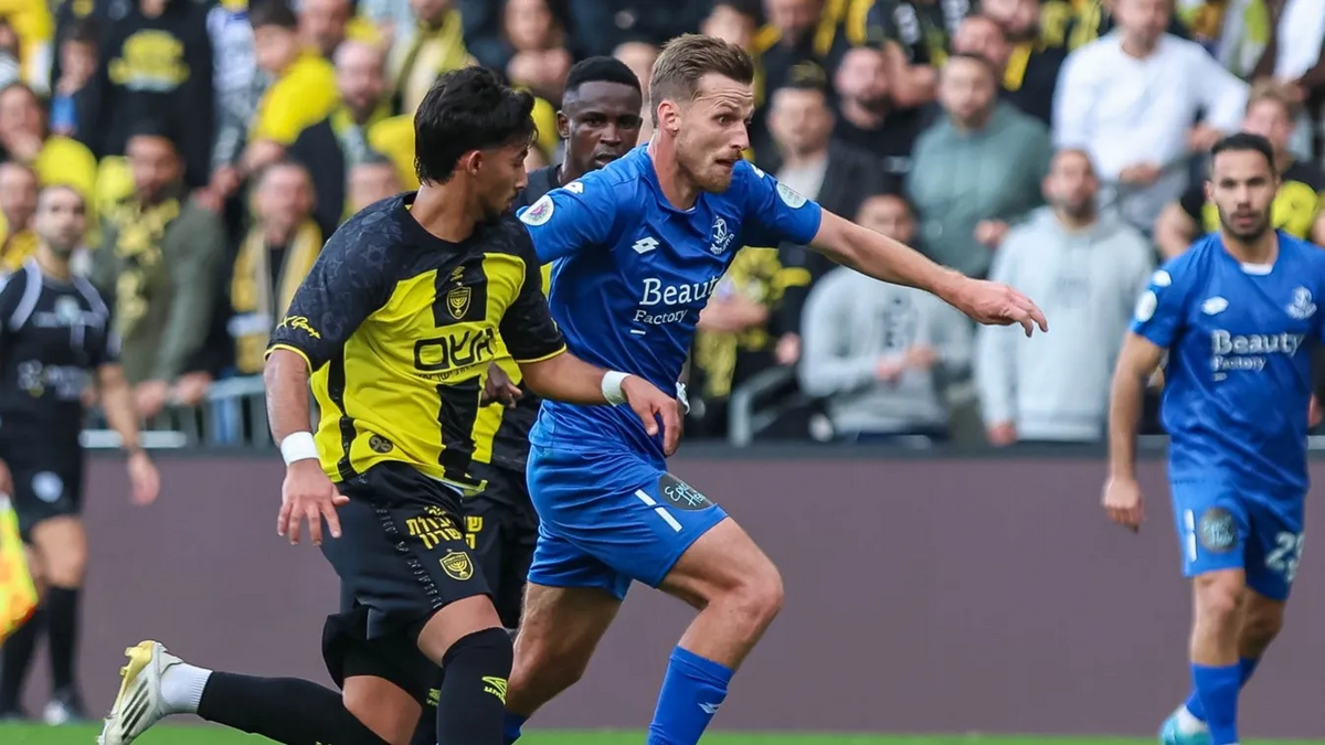 Koszta Márk jelenleg is Izraelben van