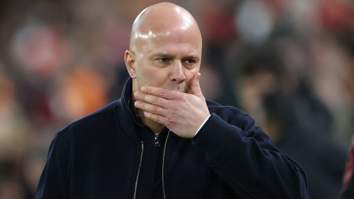 Arne Slot néhány újságírói kérdésen feldühödött, de aztán elmagyarázta a lényeget a sajtó munkatársainak