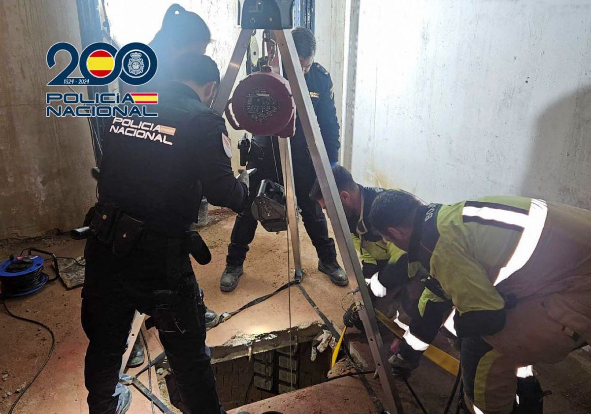 Az akció során a rendőrök jelentős mennyiségű, mintegy 17 tonna drogot, valamint 1,4 millió euró készpénzt foglaltak le