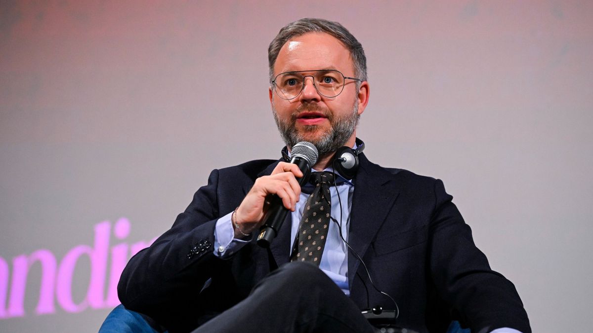 Budapest, 2026. március 20.
Orbán Balázs, a miniszterelnök politikai igazgatója a Michal Karnowski lengyel újságíró és filmkészítő Last Warning / Utolsó figyelmeztetés című dokumentumfilmjének vetítését követően tartott pódiumbeszélgetésen az Uránia Nemzeti Filmszínházban 2026. március 20-án.
MTI/Purger Tamás